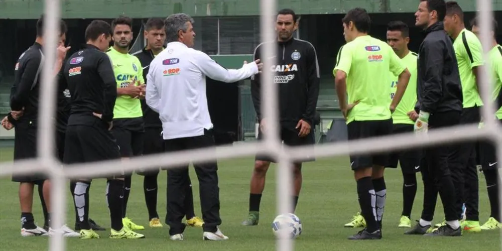 Imagem ilustrativa da imagem Coritiba treina forte para encarar o São Paulo