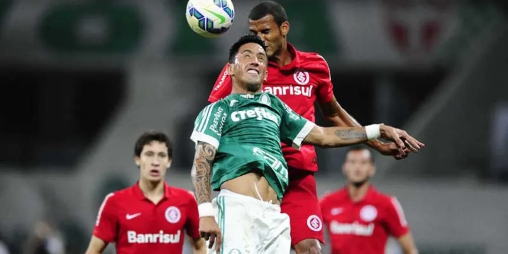 Imagem ilustrativa da imagem Em partida emocionante, Palmeiras bate Internacional e avança às semis