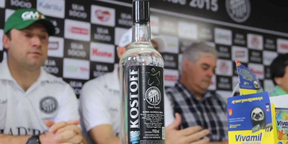 Imagem ilustrativa da imagem Operário lança vodka e água personalizadas