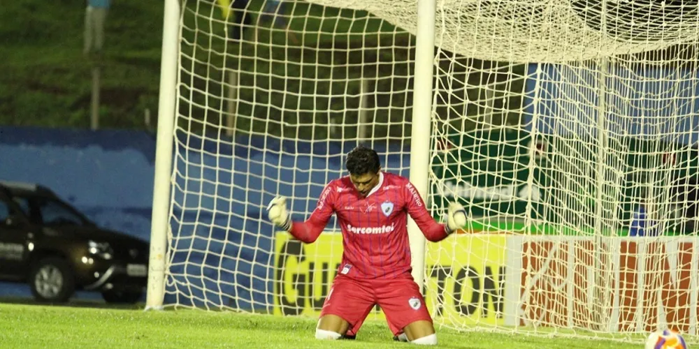 Imagem ilustrativa da imagem Londrina vence Tupi e chega à final da Série C