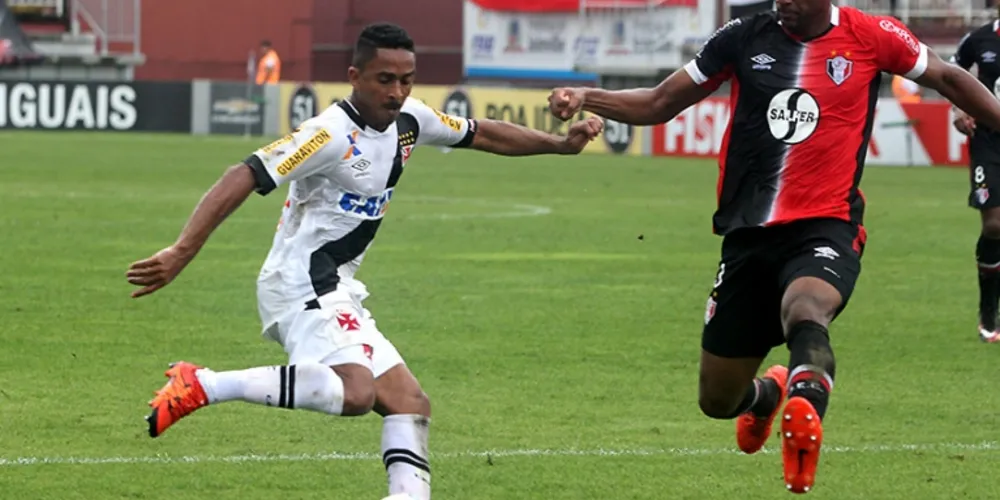 Imagem ilustrativa da imagem Em jogo emocionante, Vasco vence Joinville em Santa Catarina