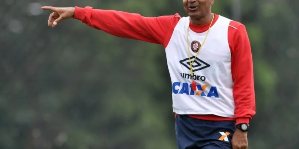Imagem ilustrativa da imagem Atlético-PR treina no sábado para encarar Palmeiras
