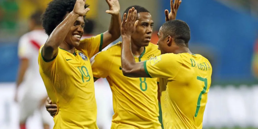 Imagem ilustrativa da imagem Brasil vence Peru e termina ano em 3º nas Eliminatórias