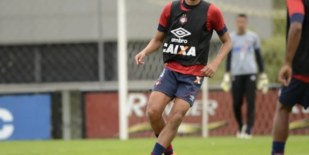 Imagem ilustrativa da imagem Cleberson é a novidade do Atlético-PR para encarar Avaí