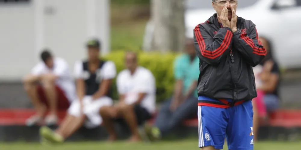 Imagem ilustrativa da imagem Oswaldo de Oliveira anuncia saída do Flamengo