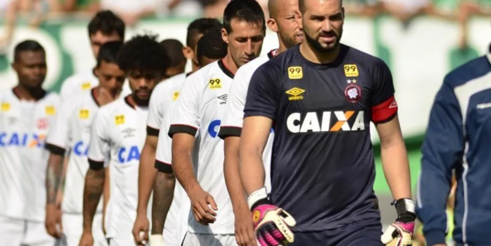 Imagem ilustrativa da imagem Destaque no domingo, Weverton mira sequência em casa