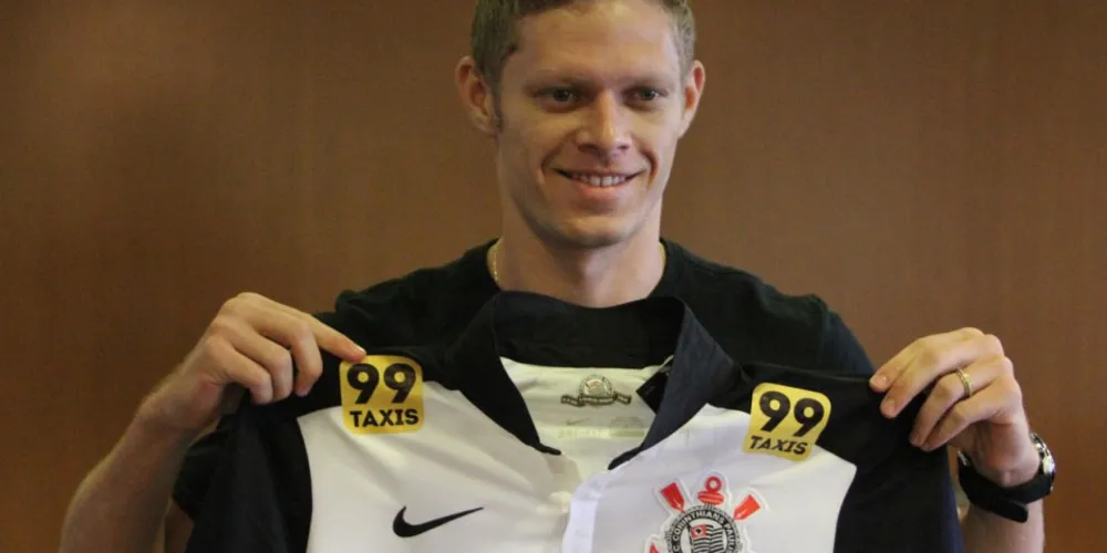Imagem ilustrativa da imagem Marlone se diz “mais um louco” na chegada ao Corinthians