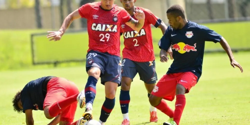 Imagem ilustrativa da imagem Furacão perde para o Red Bull Brasil em amistoso