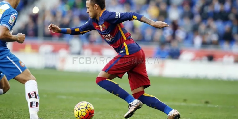 Imagem ilustrativa da imagem Neymar é vítima de racismo no jogo do Barcelona com o Espanyol