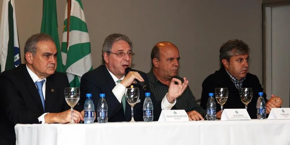 Imagem ilustrativa da imagem Na reapresentação, Coritiba anuncia reforços