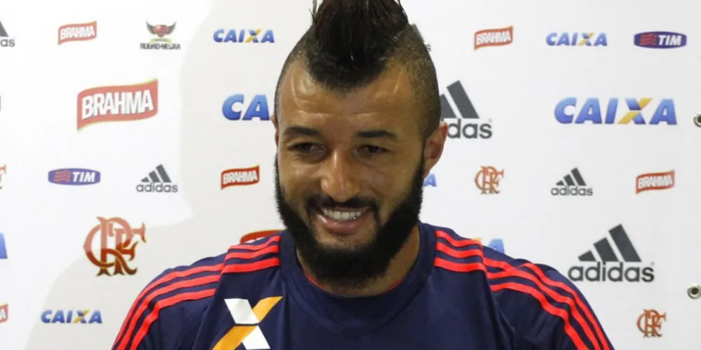 Imagem ilustrativa da imagem Muralha garante empenho para ser titular no Flamengo