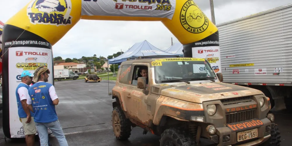 Imagem ilustrativa da imagem Pilotos do ‘Transparaná’ passam por Castro na quinta-feira