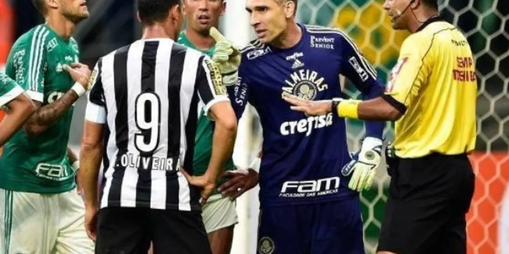 Imagem ilustrativa da imagem Em clima de revanche, Palmeiras encara o Santos hoje