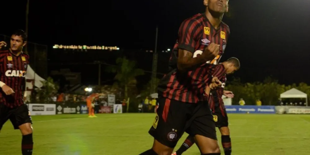Imagem ilustrativa da imagem Atlético vence o Maringá e mantém 100% de aproveitamento