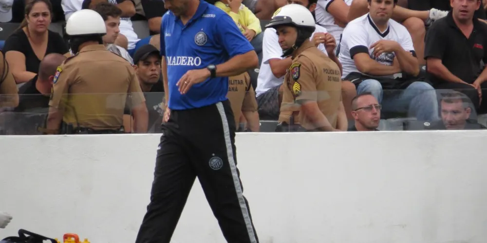 Imagem ilustrativa da imagem Picoli não é mais técnico do Operário