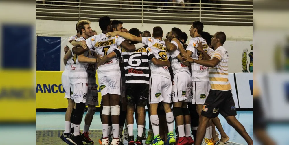 Imagem ilustrativa da imagem Caramuru/Castro vence primeira partida das quartas de final 