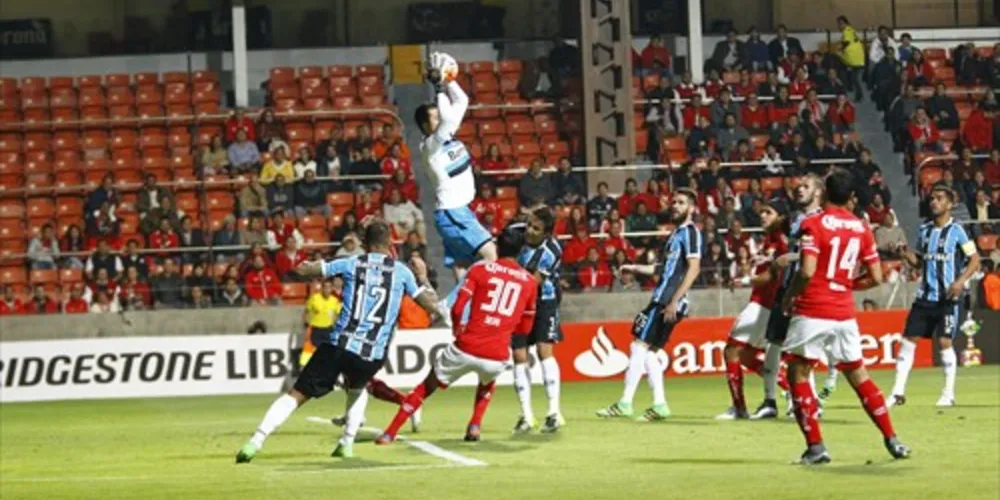 Imagem ilustrativa da imagem Grêmio perde para o Toluca na estreia da Libertadores
