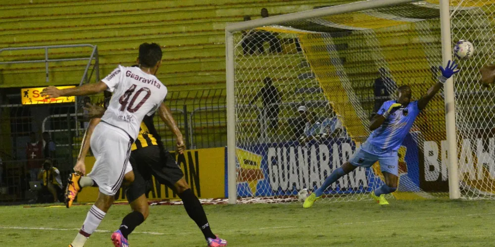 Imagem ilustrativa da imagem Fluminense estreia no Carioca com derrota por 3 a 1