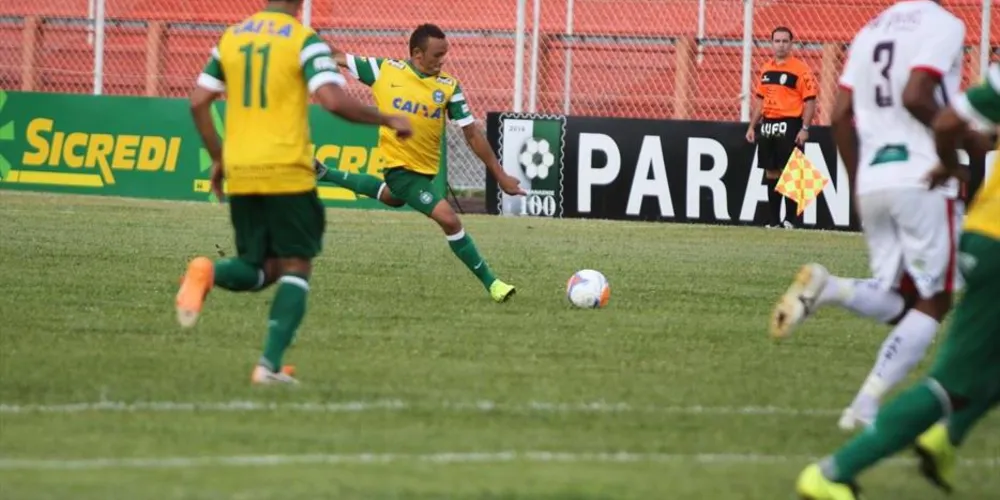 Imagem ilustrativa da imagem Coritiba tenta manter invencibilidade contra o Toledo