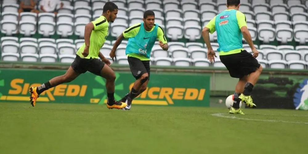 Imagem ilustrativa da imagem Coritiba recebe o Londrina hoje no Couto Pereira