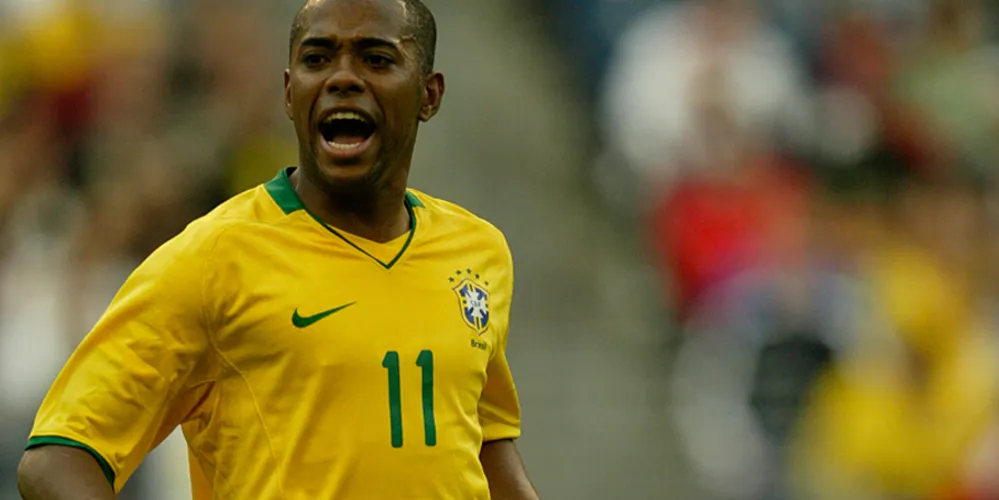 Imagem ilustrativa da imagem Via Twitter, presidente do Galo anuncia contratação de Robinho