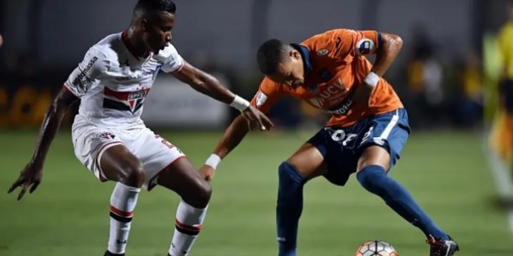 Imagem ilustrativa da imagem São Paulo vence e garante vaga na Libertadores