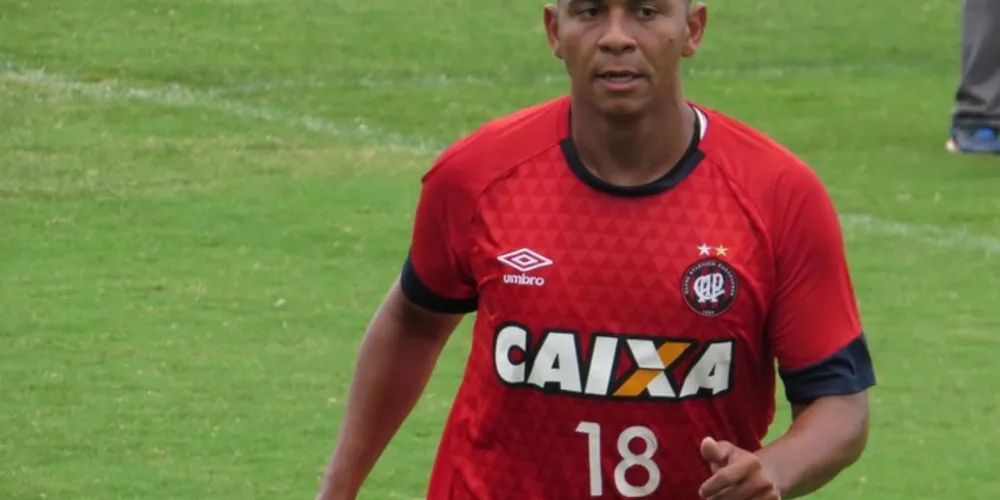 Imagem ilustrativa da imagem Furacão encara o Brasil de Pelotas no Bento de Freitas