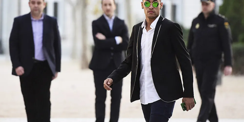 Imagem ilustrativa da imagem Receita considera Neymar culpado por sonegação e fraude