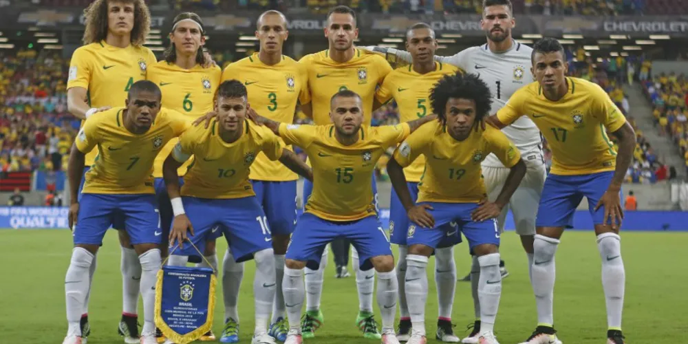 Imagem ilustrativa da imagem Brasil marca dois, mas defesa falha e Uruguai empata