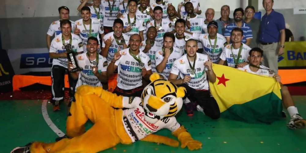 Imagem ilustrativa da imagem Caramuru bate Sesi-SP e é campeão da Superliga B