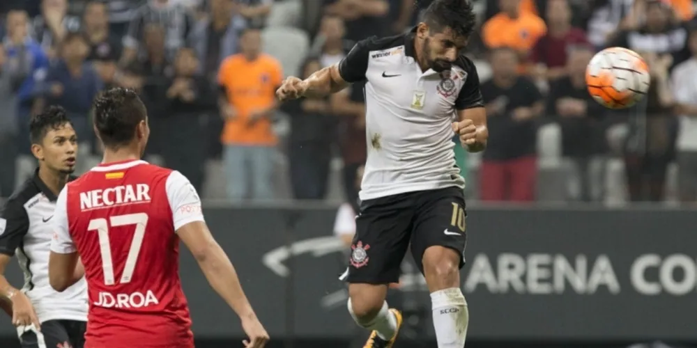 Imagem ilustrativa da imagem Corinthians vence Santa Fe e segue 100% na Libertadores
