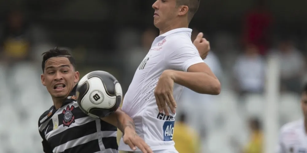 Imagem ilustrativa da imagem Corinthians perde clássico para o Santos na Vila Belmiro