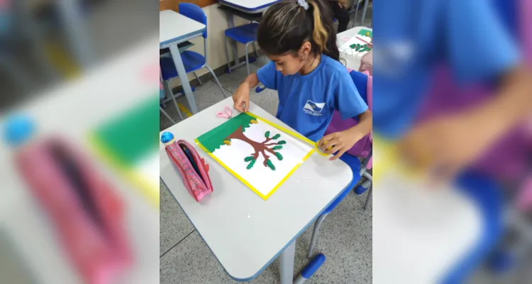 Os estudantes participaram de todas as etapas do plantio do amendoim, além de uma série de atividades teóricas em sala de aula.