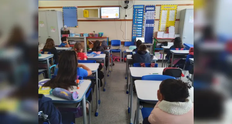 A videoaula do Vamos Ler sobre as emoções base também auxiliou nos estudos da turma.