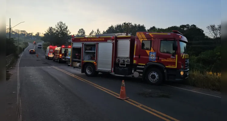 Corpo de Bombeiros (Siate e ABTR) esteve no local.