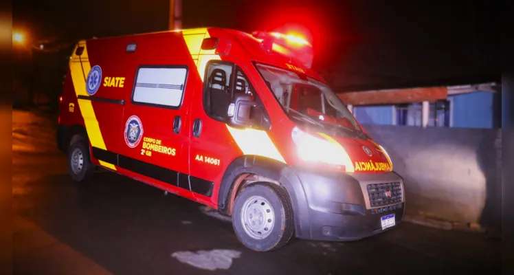 Agentes do Corpo de Bombeiros (Siate) foram acionados por volta das 23h15.