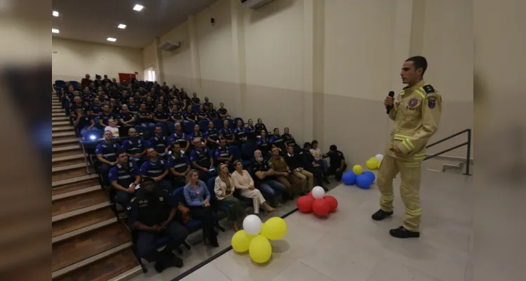 Palestra aconteceu na Escola Municipal Prefeito Coronel Cláudio Gonçalves Guimarães.