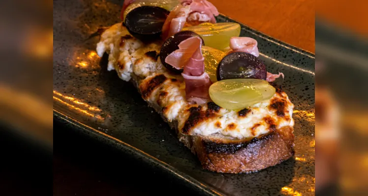 Entrada crostini de creme de búfala