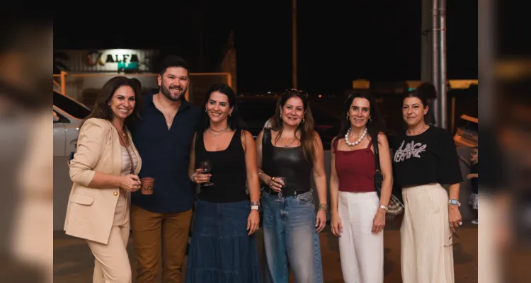 Patricia Gorte, Anderson Andrade, Fabiana Ozório, Jeanne
Schmidt Leal, Luciane Pianowski e Andrea Matta.