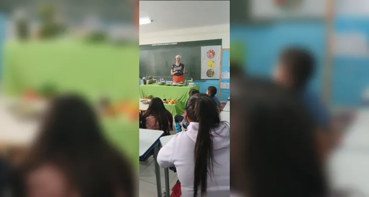 Trabalho em sala contou com uma diversidade de conhecimento e interação dos pais.