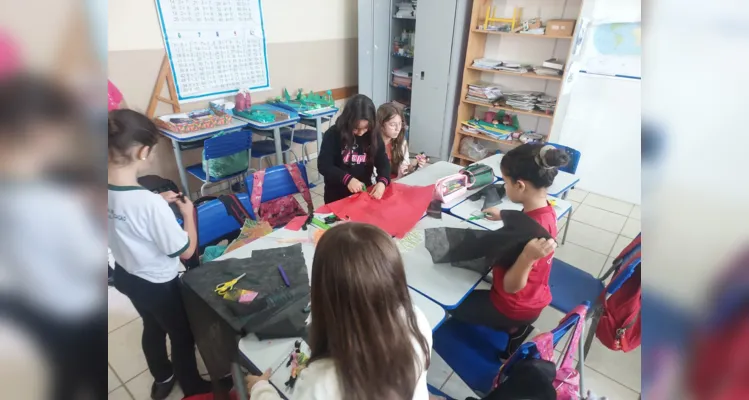 Veja como foi o trabalho de confecção de itens representativos em sala de aula.