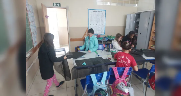 Veja como foi o trabalho de confecção de itens representativos em sala de aula.