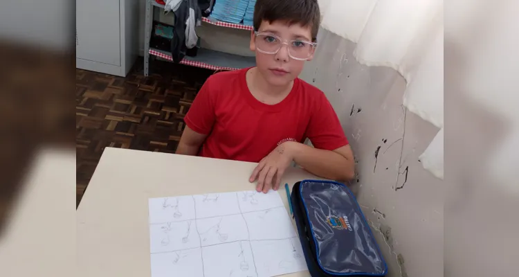 Veja os registros dos alunos desenvolvendo o trabalho em sala de aula.