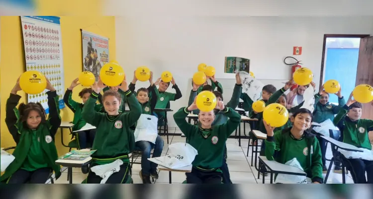 Educandos puderam aprender questões do trânsito na prática.