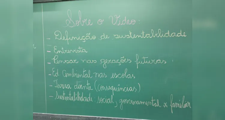 Confira os registros dentro e fora da sala de aula das ações dos educandos.