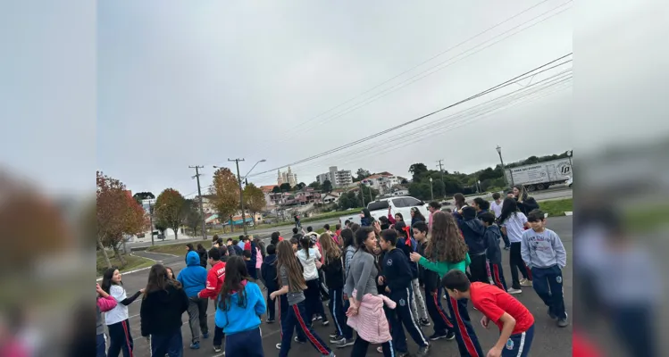 Confira os registros dentro e fora da sala de aula das ações dos educandos.