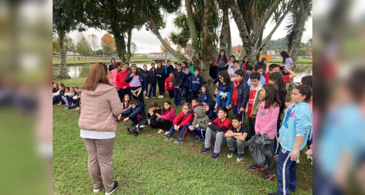 Confira os registros dentro e fora da sala de aula das ações dos educandos.