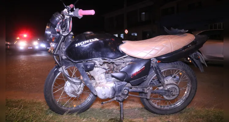 Duas pessoas ficam feridas em colisão entre motocicleta e carro, em Ponta Grossa |