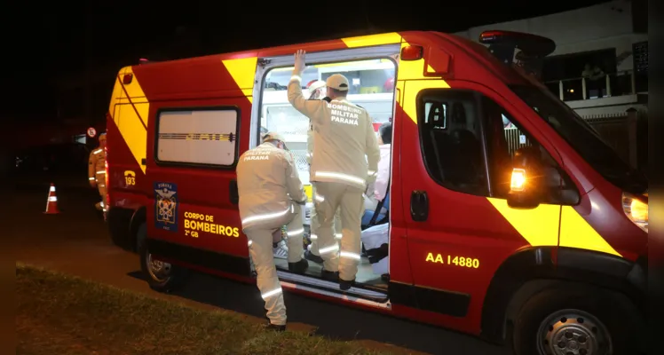 Duas pessoas ficam feridas em colisão entre motocicleta e carro, em Ponta Grossa |