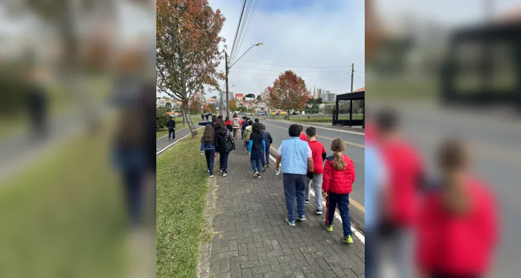 Confira os registros dentro e fora da sala de aula das ações dos educandos.